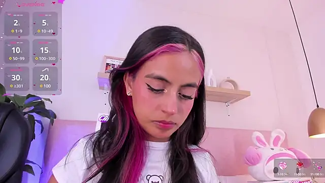 Snapshot of emily_bank chatting on 01-21-25, 11:24 emily bank online show from 01-21-25, 11:24