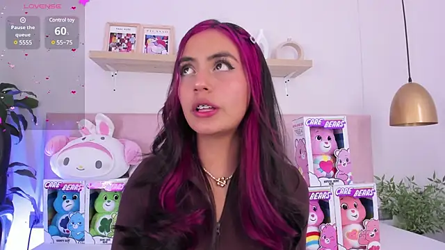 Snapshot of emily_bank chatting on 01-25-25, 11:54 emily bank online show from 01-25-25, 11:54