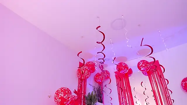 Snapshot of emily_bank chatting on 02-15-25, 02:47 emily bank online show from 02-15-25, 02:47