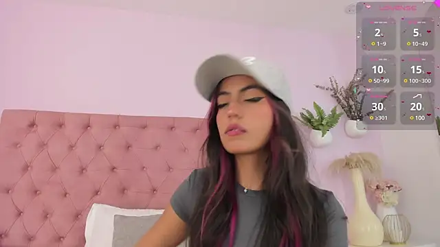 Snapshot of emily_bank chatting on 03-01-25, 08:10 emily bank online show from 03-01-25, 08:10