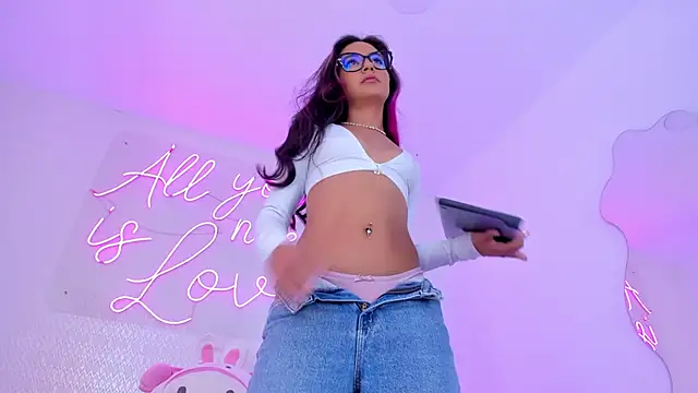 Snapshot of emily_bank chatting on 09-22-25, 08:11 emily bank online show from 09-22-25, 08:11