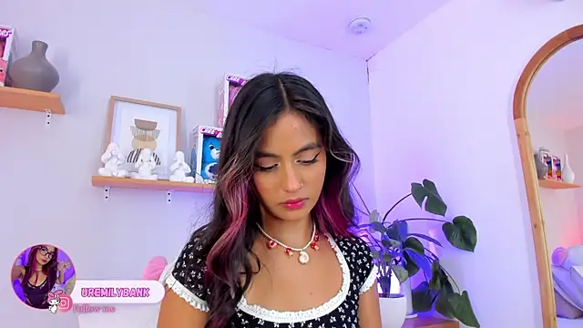 Snapshot of emily_bank chatting on 10-09-25, 06:39 emily bank online show from 10-09-25, 06:39