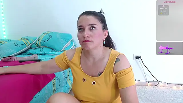 Emelyross  online show from 03-21-26, 04:43