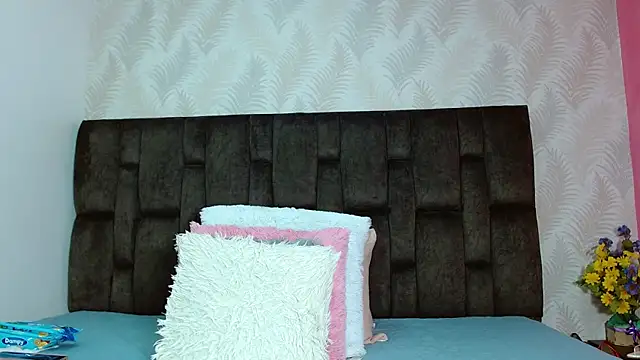 JuanitaDelMar online show from 09-30-25, 10:04