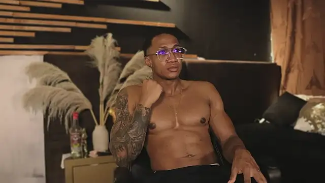 Logan Varela online show from 01-22-25, 12:59