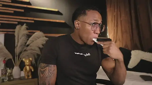 Logan Varela online show from 01-25-25, 11:22