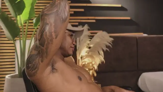 Logan Varela online show from 01-29-25, 06:54