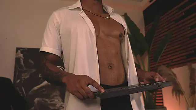 Logan Varela online show from 02-03-25, 01:19