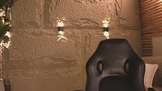 Logan Varela online show from 03-12-25, 01:36