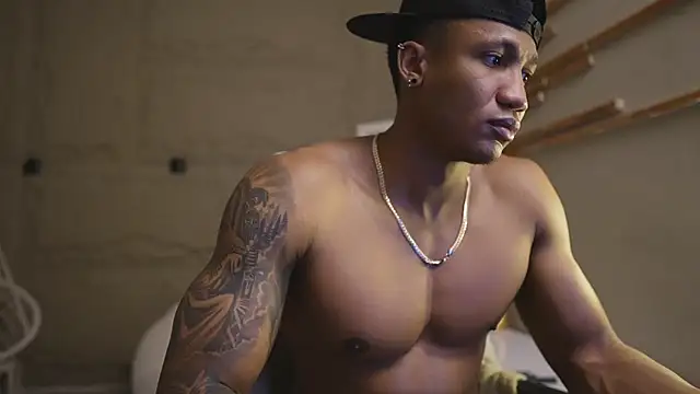 Snapshot of Logan_Varela chatting on 02-27-26, 01:55 Logan Varela online show from 02-27-26, 01:55