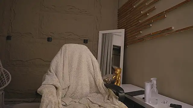 Snapshot of Logan_Varela chatting on 03-02-26, 01:51 Logan Varela online show from 03-02-26, 01:51