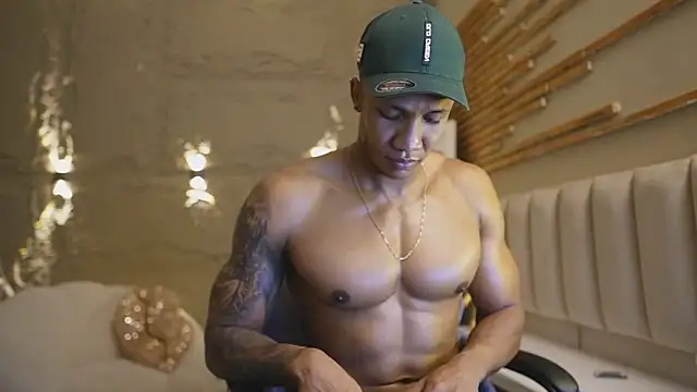 Snapshot of Logan_Varela chatting on 03-11-26, 02:56 Logan Varela online show from 03-11-26, 02:56