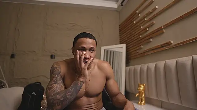 Snapshot of Logan_Varela chatting on 03-12-26, 01:50 Logan Varela online show from 03-12-26, 01:50