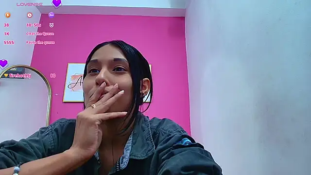 yourcuteneighbourr online show from 01-15-25, 09:24