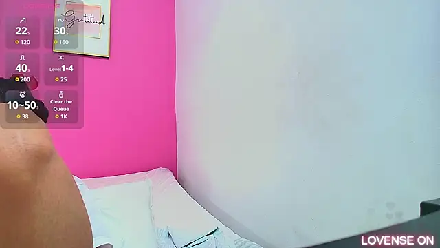 yourcuteneighbourr online show from 03-11-25, 06:00