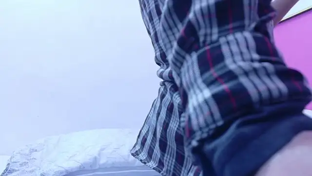 yourcuteneighbourr online show from 12-23-25, 03:15