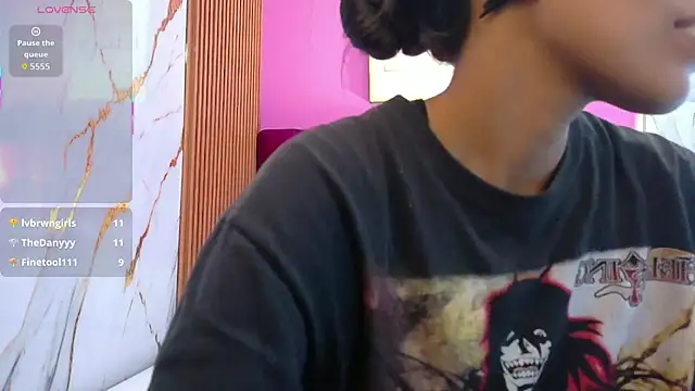 yourcuteneighbourr online show from 05-01-26, 02:49