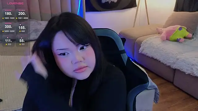 LeyaKan online show from 03-18-25, 09:10