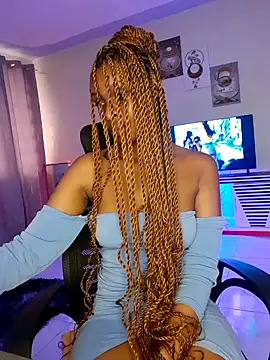 Snapshot of C-yoyo chatting on 12-23-24, 01:24 C-yoyo online show from 12-23-24, 01:24