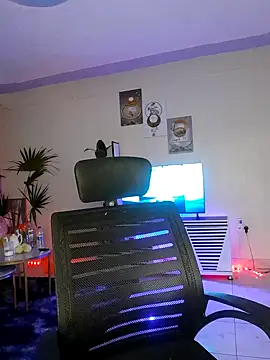 Snapshot of C-yoyo chatting on 01-27-25, 01:05 C-yoyo online show from 01-27-25, 01:05