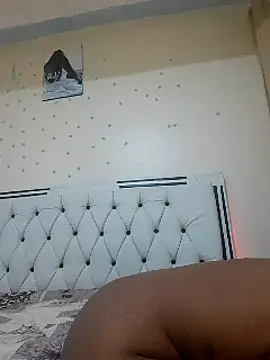 Snapshot of C-yoyo chatting on 03-04-25, 04:38 C-yoyo online show from 03-04-25, 04:38