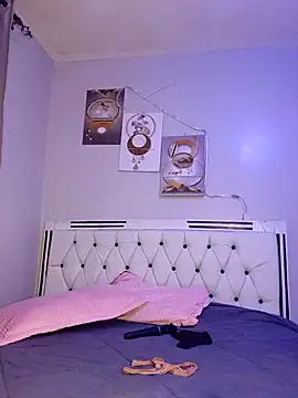 Snapshot of C-yoyo chatting on 11-02-25, 08:00 C-yoyo online show from 11-02-25, 08:00