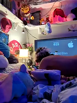 gurlnips online show from 02-02-25, 02:24