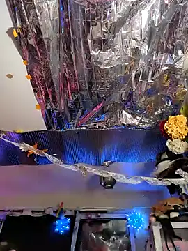 gurlnips online show from 02-04-25, 07:40