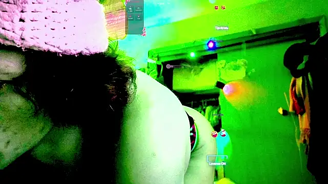 gurlnips online show from 02-08-25, 06:12