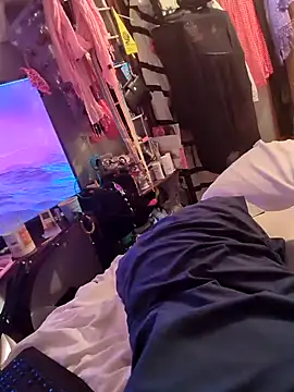 gurlnips online show from 02-09-25, 03:22