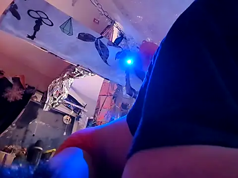 gurlnips online show from 03-19-25, 10:44