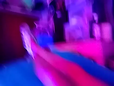 gurlnips online show from 10-14-25, 05:25