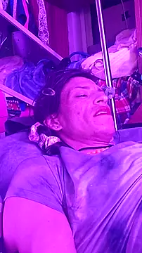 gurlnips online show from 12-15-25, 04:06