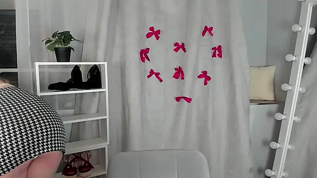 Rebecca Kelly online show from 02-03-25, 06:28