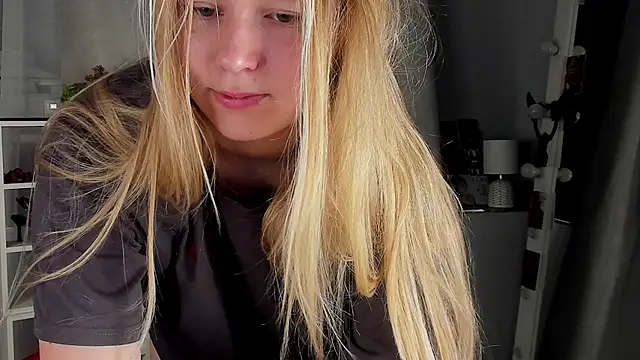 Rebecca Kelly online show from 10-02-25, 02:07