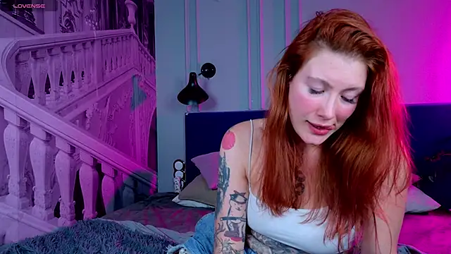 Snapshot of Liv_Fay chatting on 12-12-24, 07:37 Liv Fay online show from 12-12-24, 07:37