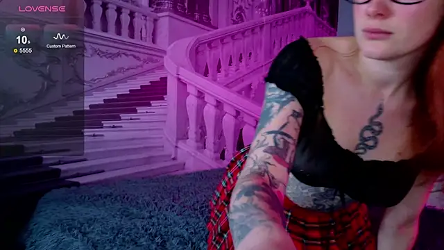 Snapshot of Liv_Fay chatting on 12-20-24, 01:22 Liv Fay online show from 12-20-24, 01:22