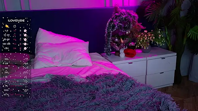 Snapshot of Liv_Fay chatting on 12-24-24, 07:11 Liv Fay online show from 12-24-24, 07:11