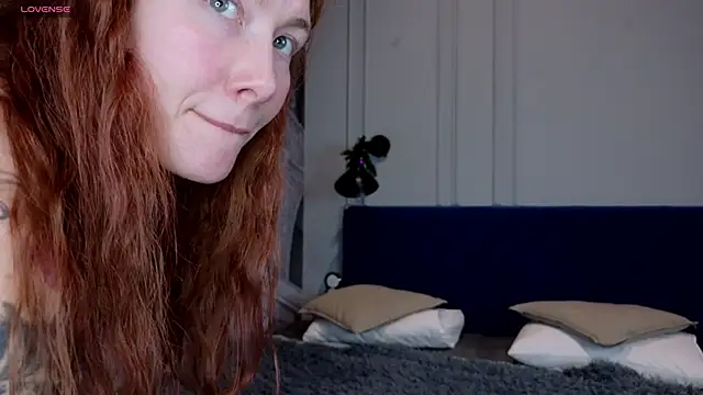 Snapshot of Liv_Fay chatting on 12-25-24, 01:09 Liv Fay online show from 12-25-24, 01:09