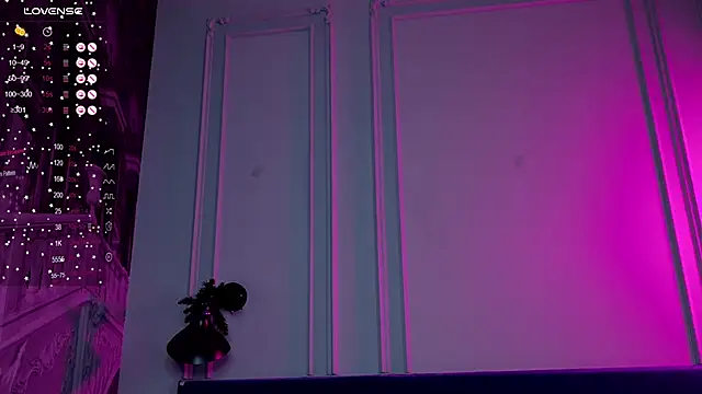 Snapshot of Liv_Fay chatting on 12-25-24, 07:13 Liv Fay online show from 12-25-24, 07:13