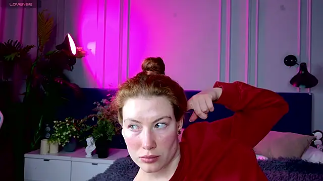 Snapshot of Liv_Fay chatting on 01-19-25, 01:33 Liv Fay online show from 01-19-25, 01:33