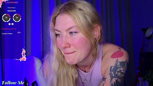 Snapshot of Liv_Fay chatting on 02-06-25, 04:36 Liv Fay online show from 02-06-25, 04:36