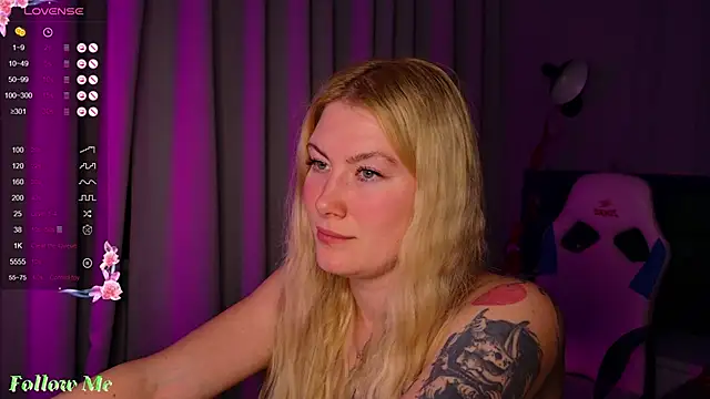 Snapshot of Liv_Fay chatting on 02-06-25, 07:40 Liv Fay online show from 02-06-25, 07:40