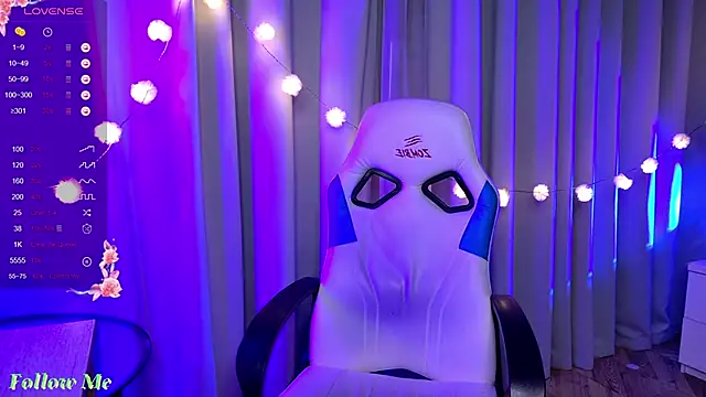 Snapshot of Liv_Fay chatting on 02-13-25, 05:44 Liv Fay online show from 02-13-25, 05:44