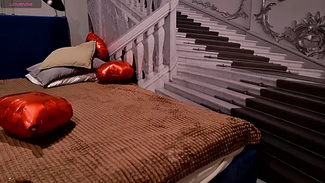 Snapshot of Liv_Fay chatting on 02-19-25, 01:39 Liv Fay online show from 02-19-25, 01:39