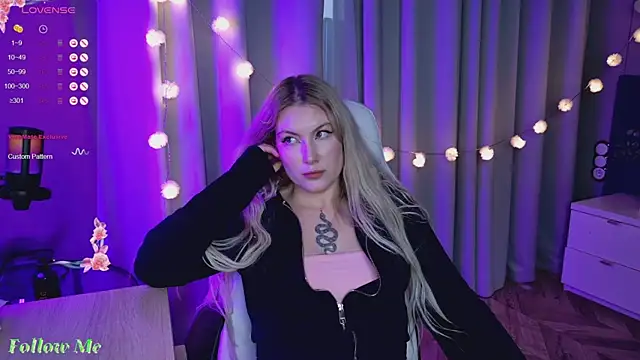 Snapshot of Liv_Fay chatting on 02-27-25, 02:54 Liv Fay online show from 02-27-25, 02:54