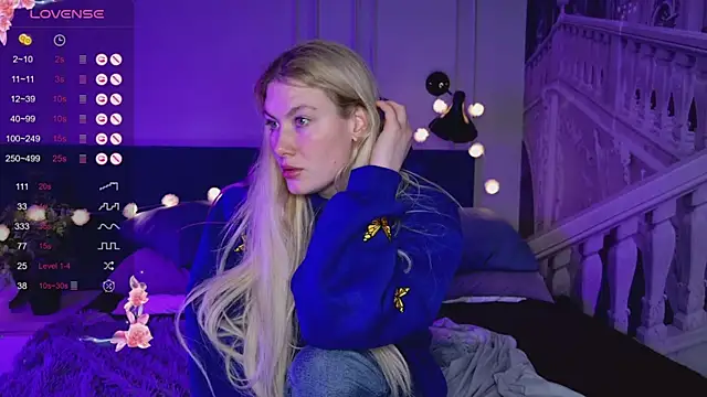 Snapshot of Liv_Fay chatting on 03-01-25, 06:00 Liv Fay online show from 03-01-25, 06:00