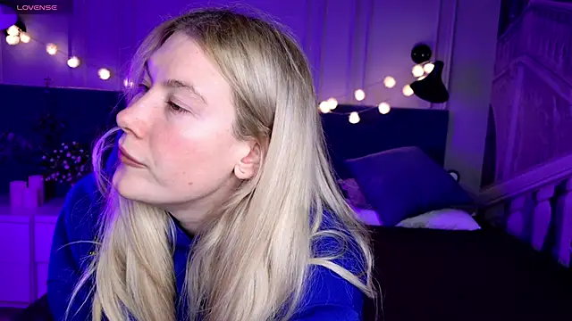 Snapshot of Liv_Fay chatting on 03-02-25, 07:45 Liv Fay online show from 03-02-25, 07:45