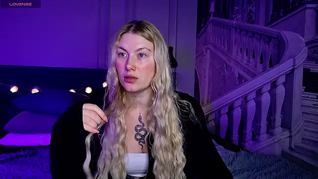 Snapshot of Liv_Fay chatting on 03-06-25, 07:32 Liv Fay online show from 03-06-25, 07:32