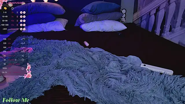 Snapshot of Liv_Fay chatting on 03-09-25, 03:43 Liv Fay online show from 03-09-25, 03:43